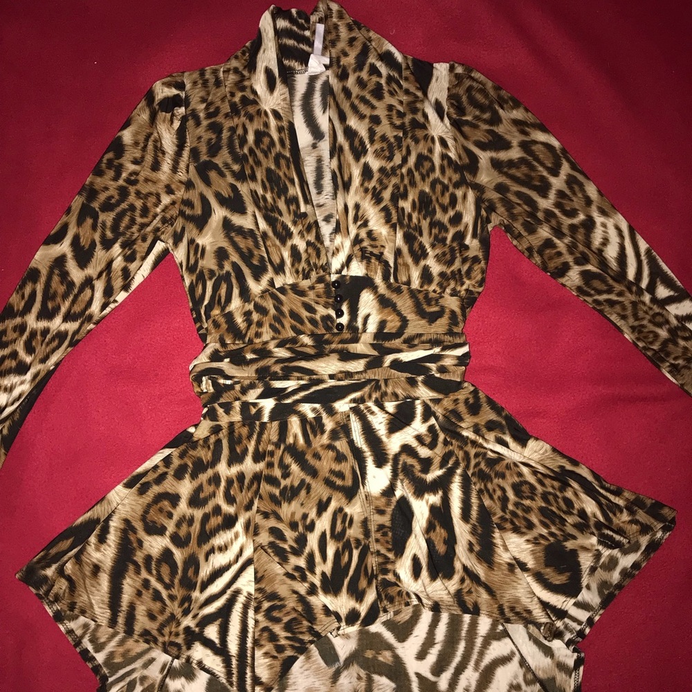 CHEETAH PRINT BLOUSE.